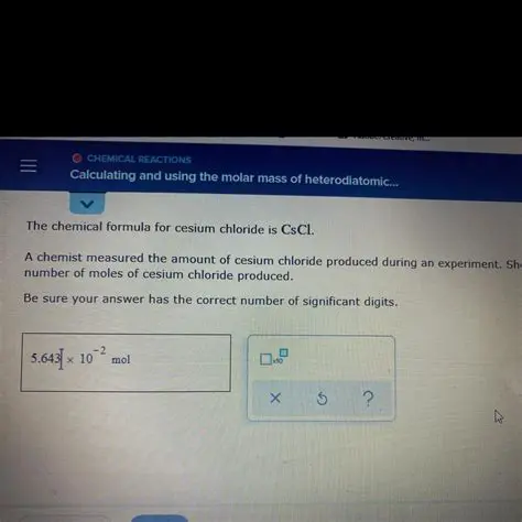 Determine the initial number of moles of HC4H2O2