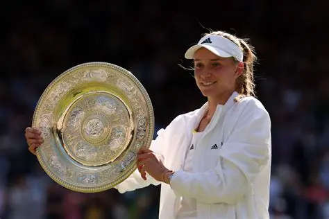 Elena Rybakina: Dominasi Baru di Dunia Tenis Wanita