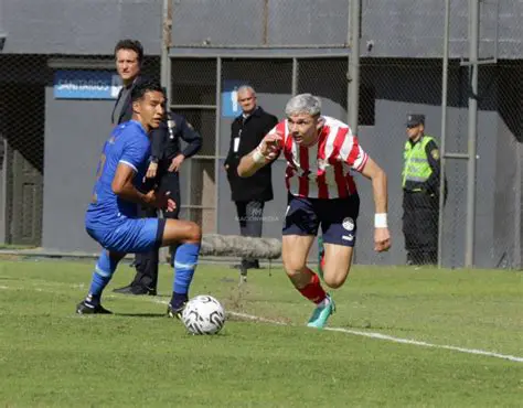 Julio Enciso: La Estrella Ascendente del Fútbol Paraguayo que Conquista Europa